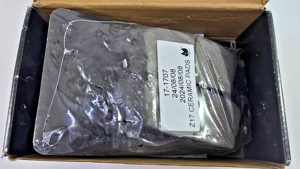 Juego de pastillas de freno traseras de 2 ruedas Powerstop 17-1707 para Chevy Yukon Tahoe GMC XL Foto 2 de 4