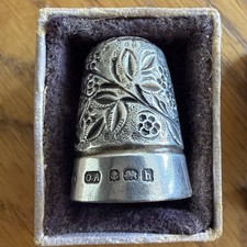 Sterling Silver Thimble. Birmingham Mark 1907. Maker Olney, Amsden & Sons.