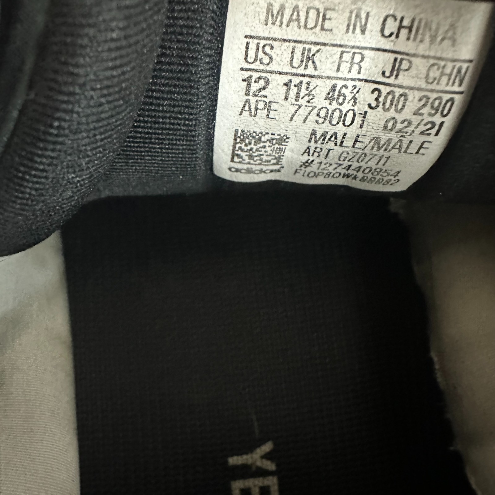 Adidas Yeezy Boost 700 MNVN GZ0711 Men 12 Casual Shoes Silver Nylon Sneaker Read thumbnail 9