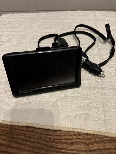 Garmin Nuvi 1490 Bundle With Car Charger Some Black Lines On The Screen
