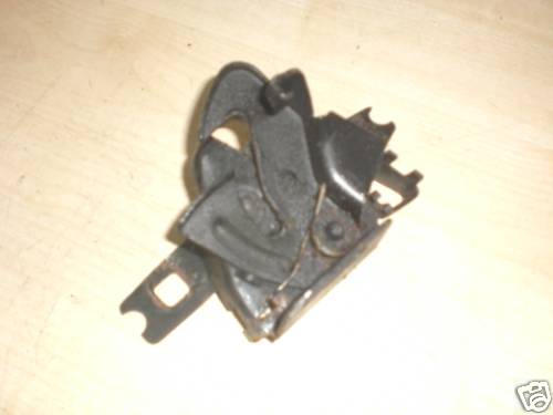 Motorhaubenfang Verriegelung Schloss Schlossfalle der Motorhaube VW Polo 6N