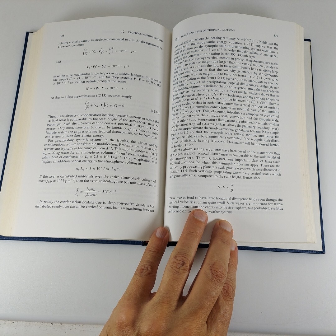 洋書 Dynamic Meteorology fifth edition An Introduction to Dynamic Meteorology (Volume 88