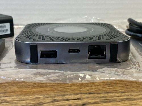 NETGEAR Nighthawk M1 UNLOCKED Mobile Hotspot 4G LTE Router # MR1100-100NAS - Picture 5 of 12