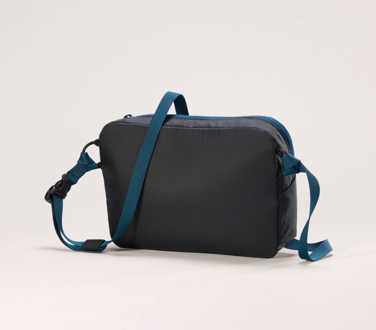 ARC'TERYX Heliad Crossbody Bag Lightweight Compact Daily Pouch