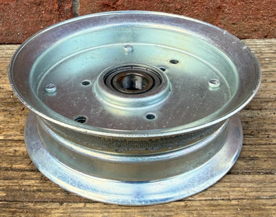 John Deere S140 Series 100 D E S X L LA X Deck Flat Idler Pulley Sheave AUC17621