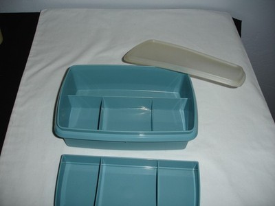 VTG.TUPPERWARE BLUE STO & GO CONTAINER,GOOD.USED COND'T