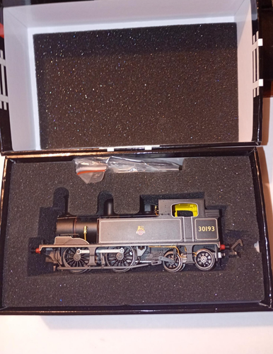 My O2 Business oo Gauge KERNOW K2106 - BR Adams O2 0-4-4T Tank 30193 in early black ...