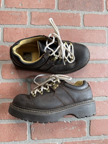 Vintage American Eagle braune klobige Plateauschuhe aus Leder 90er Jahre Stiefel Damen 7