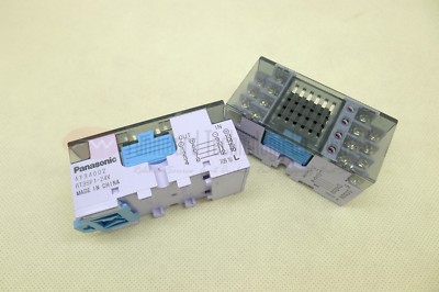 AY34002 RT3SP1-24V Relay Socket W/AQZ102 SSR x 1 Set NEW