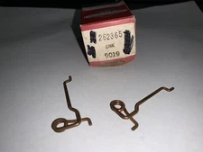 2 Pack of OEM Briggs Stratton 262365 Air Vane Link  NOS (31715)