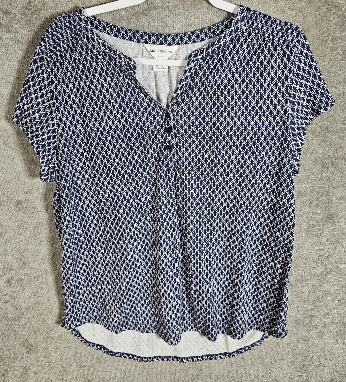 Liz Claiborne Popover Top Womens Large Blue White Geometric Short Sleeve Vneck