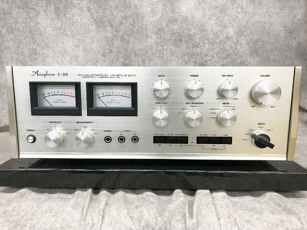 Accuphase E-202 Integrated Amplifier Main Unit Only Working
