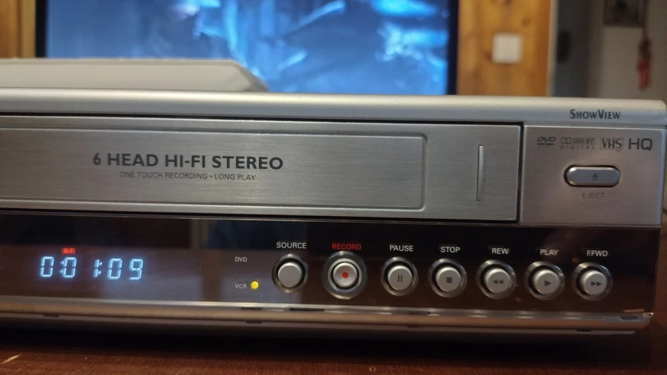 PHILIPS COMBO MASTERIZZATORE DVD VHS DVDR-3320, 6 TESTINE CON TELECOMANDO - Immagine 4 di 4