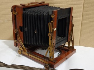 Vecchia macchina fotografica vintage Sanderson Plate. Leggi bene