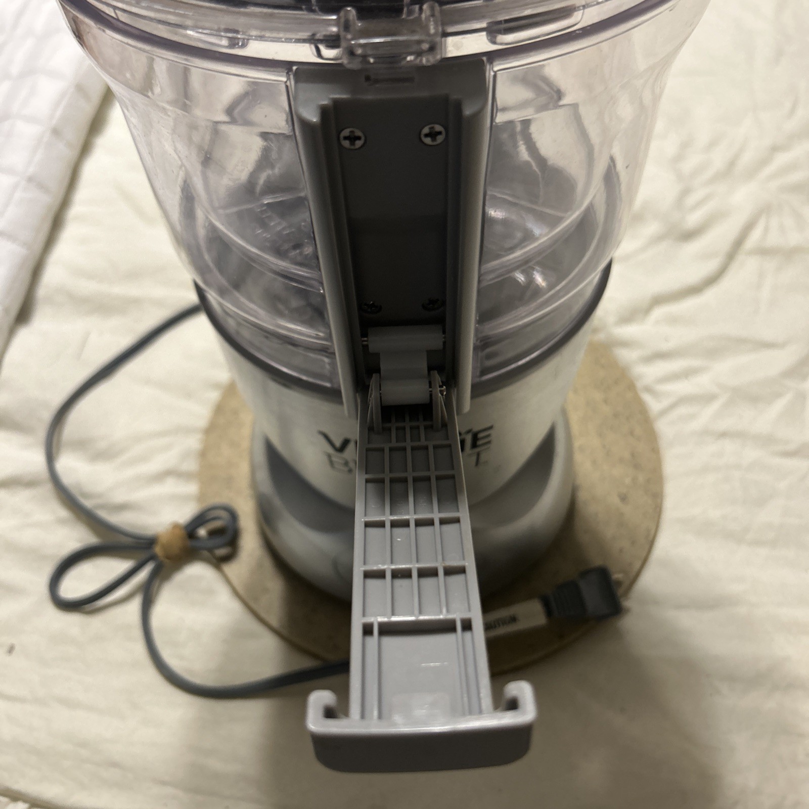 Magic Bullet Veggie Bullet VB-101 Electronic Spiralizer  Food Processor