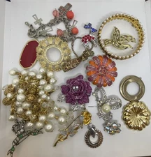 Vintage Mixed Jewelry Lot Parts & Pieces Bits & Bobs For Craft or Repair