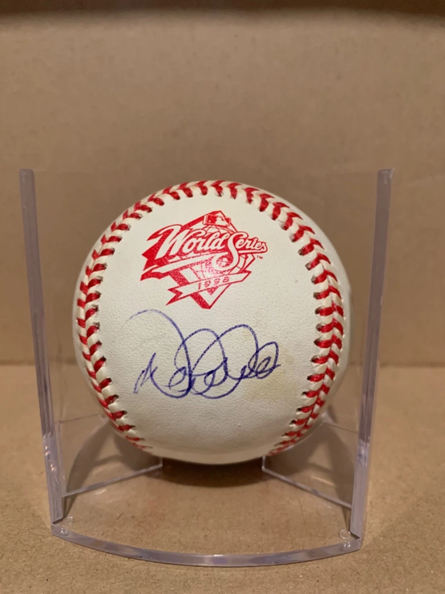 Preços baixos em Derek Jeter New York Yankees Bolas de Beisebol da