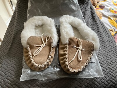 VINTAGE BEIGE SHEEPSKIN LADIES SLIPPERS SIZE NEW OLD