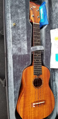 Ukulele S.Takahashi KC-2 Natural Japan Made SN 10191008 with Hard 