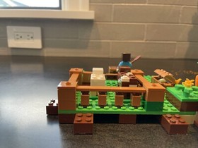 LEGO 21114 Minecraft The Farm Used Complete w/Minifigures and Manual