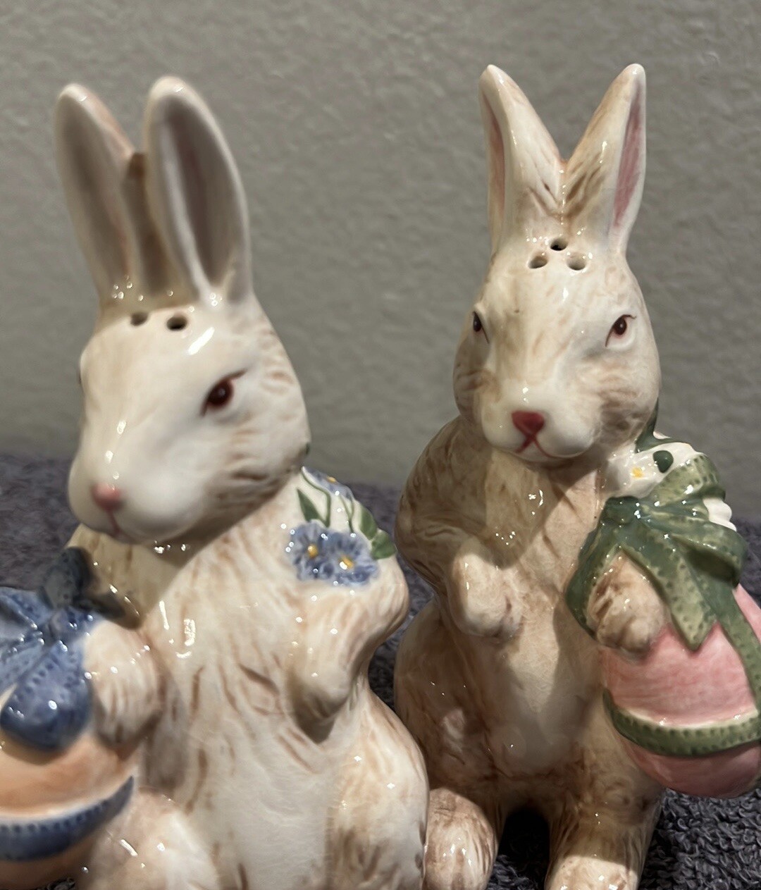 NIB Harry and David Easter Bunny Salt & Pepper Shakers