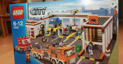 Lego 7642 Garage 953pcs SEALED | eBay