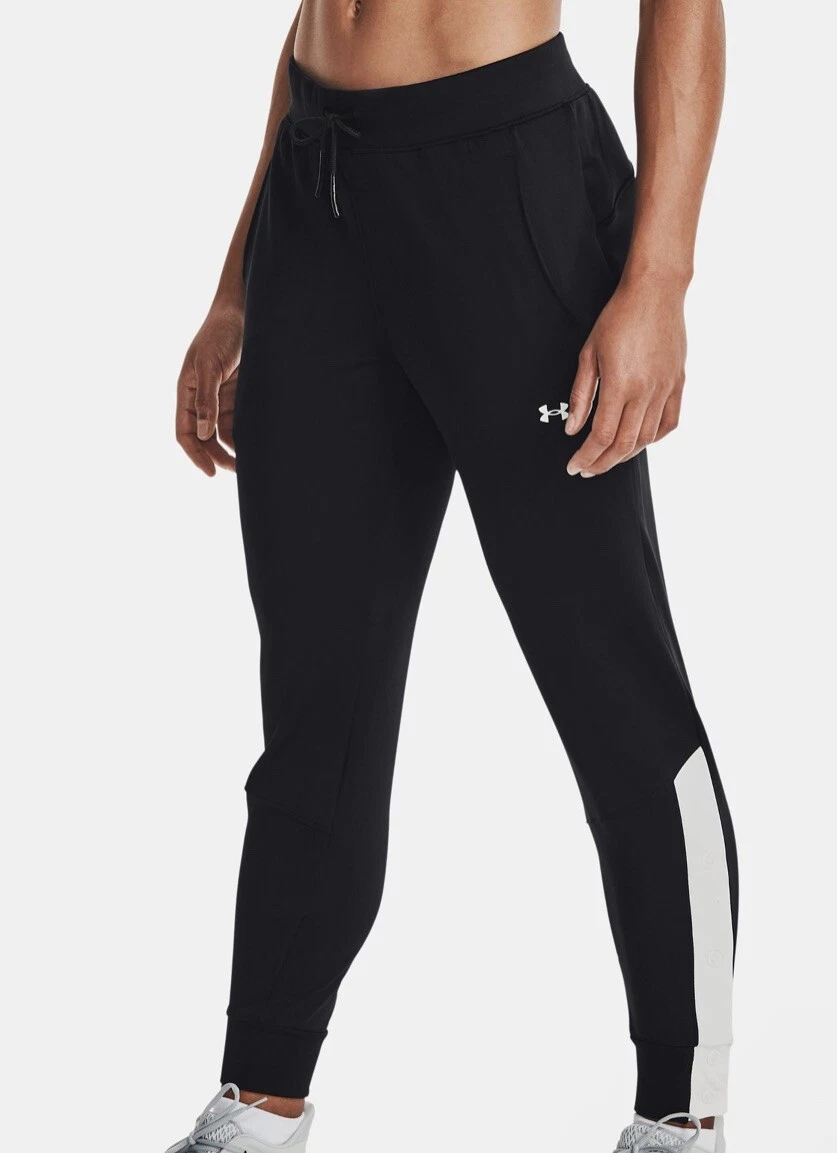 *NWT* Under Armour Women’s Black/White Performance Pants Size L 1365245-001