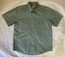 L.L. Bean Men's Size Large Reg Button Up Shirt Green Short Sleeve Dual Pockets