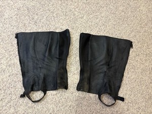 Ariat Breeze Half Chap. Size XL. Black. Style #10005943 