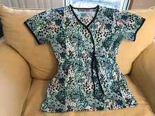 Women's Scrub Top Small by Green Town.... Free shipping 