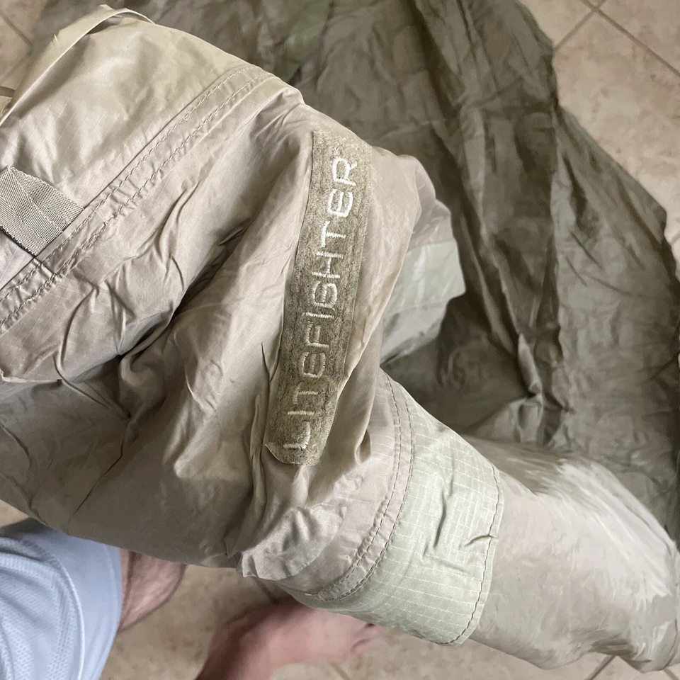 DEFECTUOSO USGI Litefighter 1 tienda refugio individual bronceado sin postes ni St G3D Foto 3 de 3