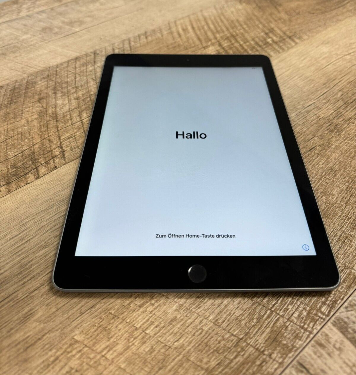 Apple iPad 128GB | 6th Gen  | 9.7" Inch with Wi-Fi in Space Grey (13)