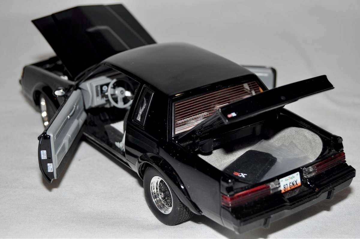 GMP 8203 1:24 1987 Buick GNX BLACK DieCast Car w/COA Regal 87 GN