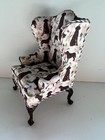 Dollhouse Miniatures Artisan OOAK Chocolate Labrador Wing Chair — photo 3