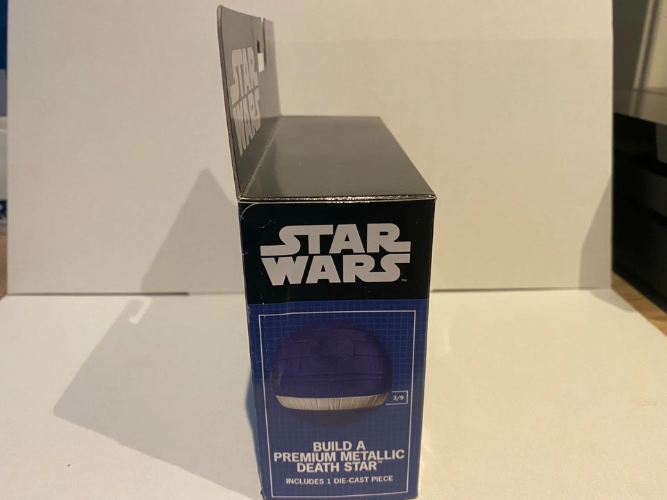 Star Wars Commemorative Series ETA-2 Jedi Starfighter (Bonus Build a Death Star) Foto 3 de 4