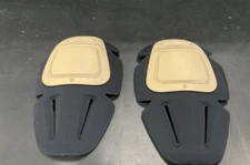 AIR FLEX COMBAT KNEEPADS. KHAKI AND BLACK COLOR ADJUSTABLE AND DURABLE MADE !