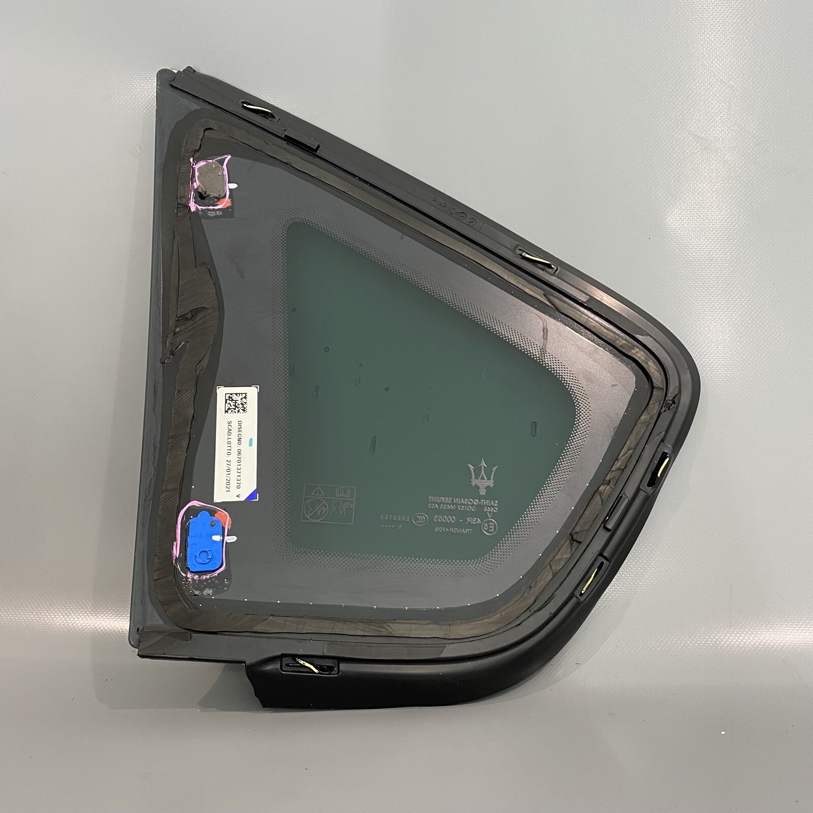 MASERATI QUATTROPORTE QUARTER GLASS RIGHT REAR 6701371370 2016 2017 2018 OEM