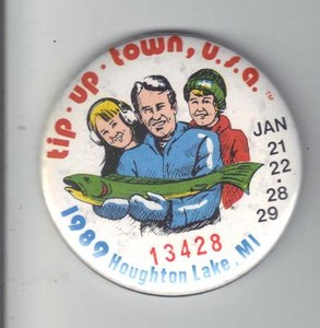 1989 TIP UP TOWN BADGE PIN PINBACK-MICHIGAN DNR DEER BEAR FISHING PATCH LICENSE