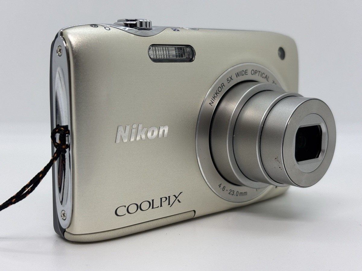 Nikon COOLPIX S3100 Compact Digital Camera 14.0MP 5x Zoom Silver