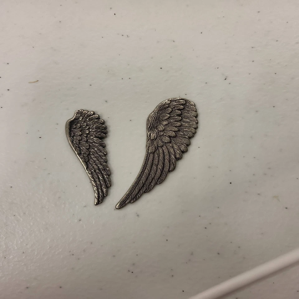 Alas de metal coronas adornos dijes lote mixto suministros artesanales álbumes de recortes Foto 3 de 3