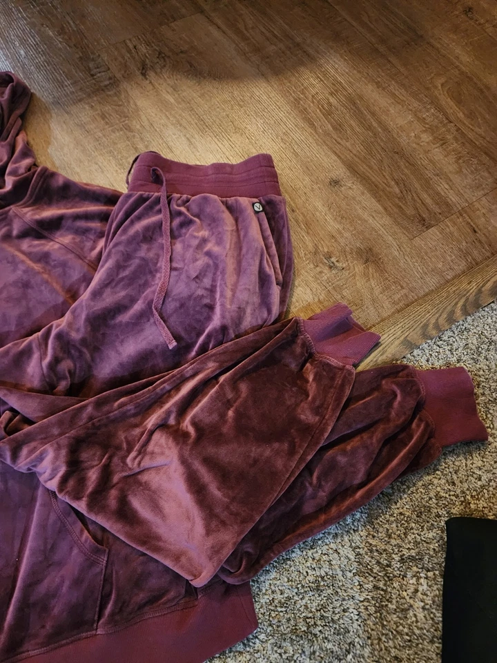 Pantalones de terciopelo Livi Active 14/16 mujer más cremallera chaqueta 18/20 conjunto pista de vino Foto 2 de 4