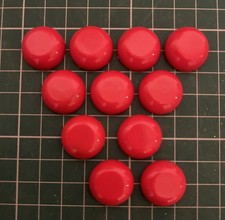 Subbuteo Heavyweight Red Bases & Black Discs X 11