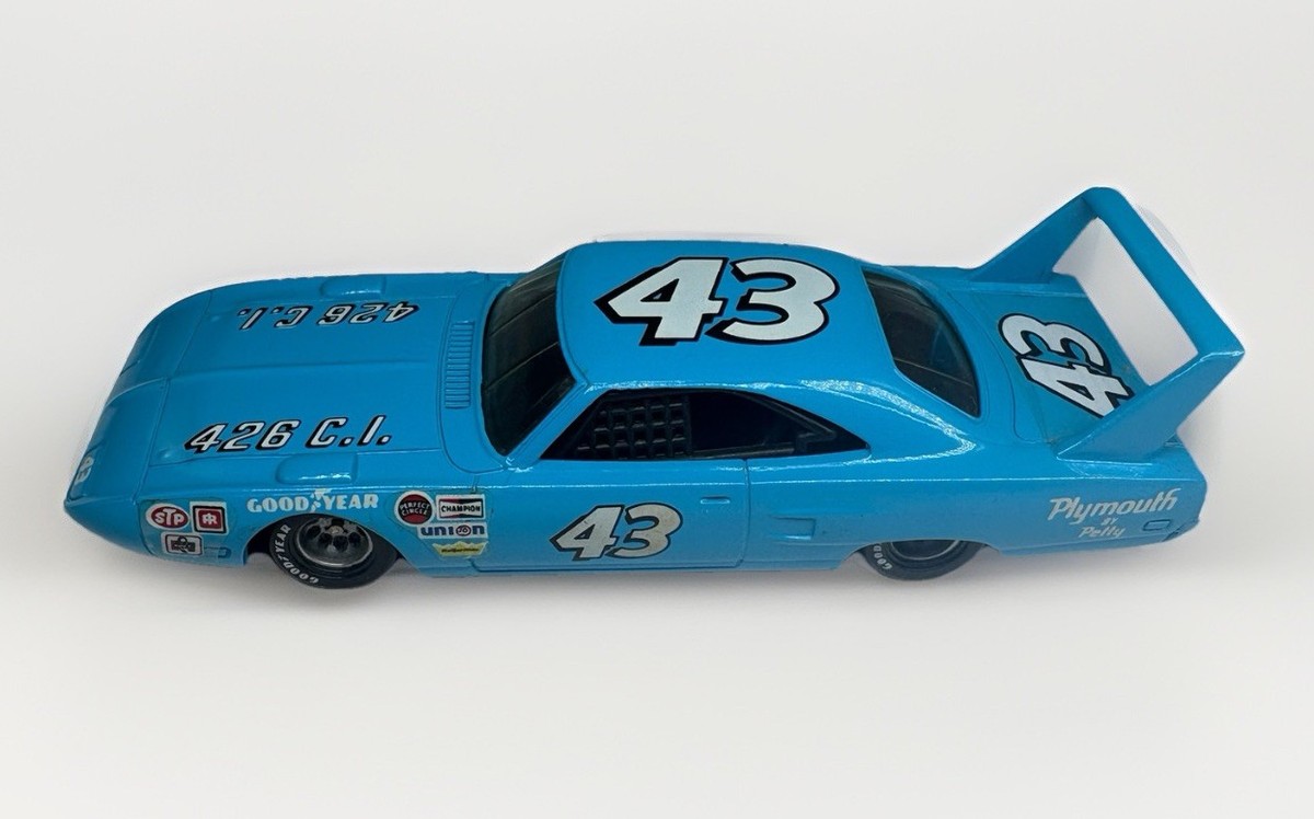 ◆希少 美品 昭和25年 日本製！青色 総ブリキ製ミニカー エアポートリムジン Racing Champions Pete Hamilton #40 1970 Plymouth Superbird 1:32