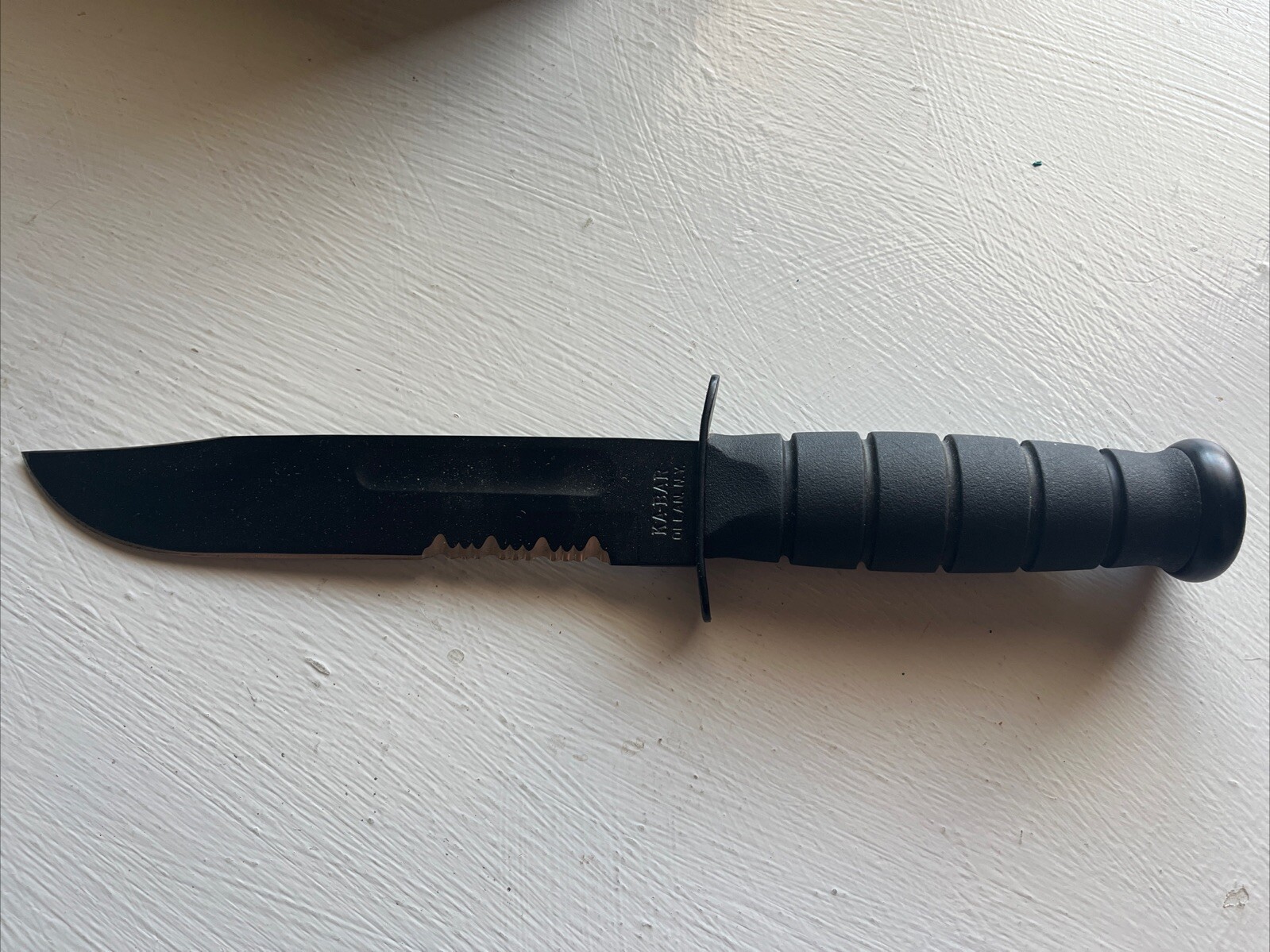 ~ Black Serrated Edge With Leather Sheath 2003 (nos)