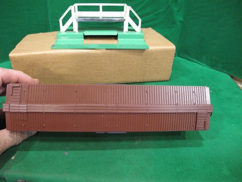 Lionel No. 3662 Postwar Automatic Refrigerated Milk Car w/platform & insert - 第 9/15 張圖片