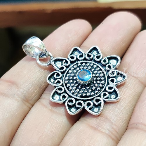London Blue Topaz Gemstone 925 Sterling Silver Oxidized Pendant Flower Jewelry - Picture 2 of 6