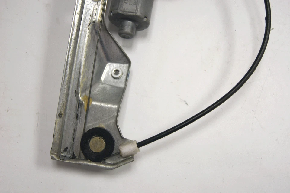 Pontiac Grand Prix 2004-2008 regulador ventana delantera izquierda con motor usado 15934641 Foto 4 de 4