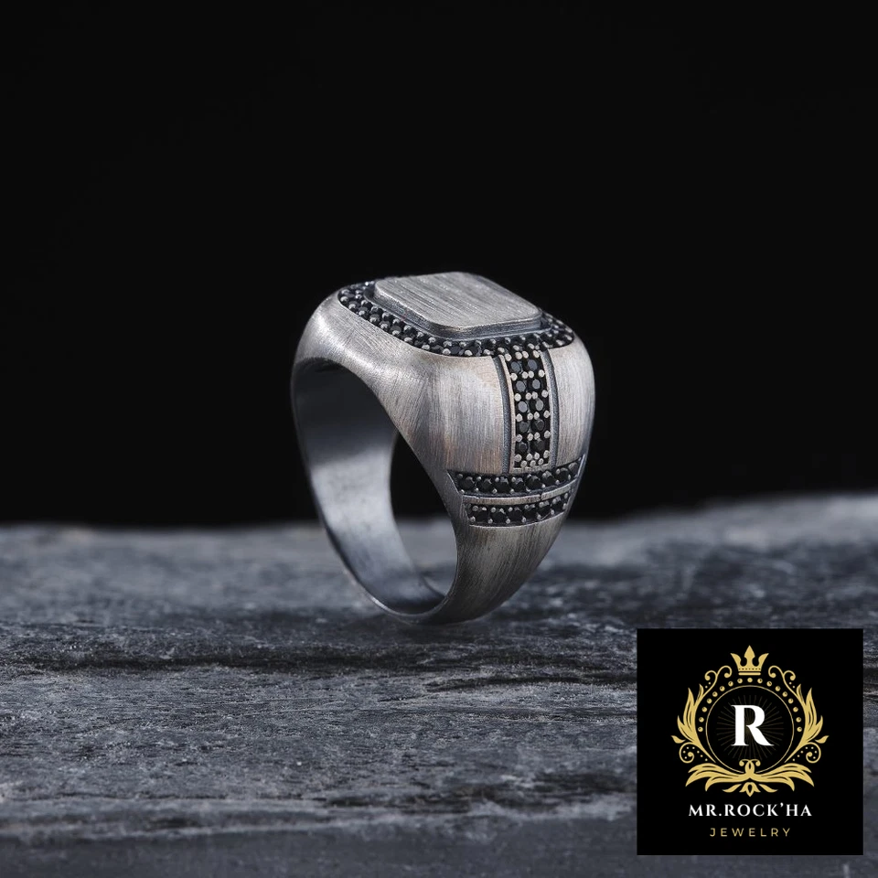 Anillo para hombre cuadrado abovedado diseño simple, piedra de circón negro, hecho a mano, plata 925 K Foto 3 de 4