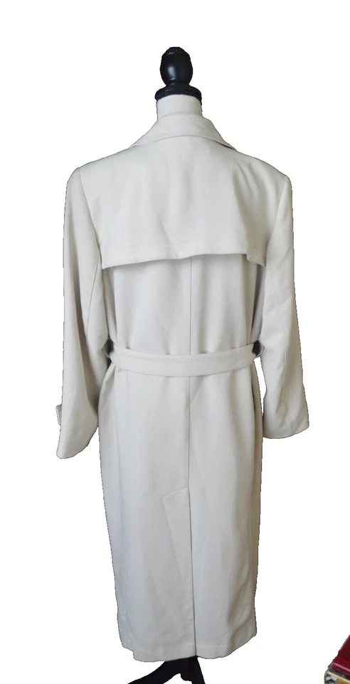 Gallery PETITE Women's size 14 cream Ivory Knee Length Jacket - Image 3 of 4