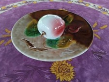 Assiette Décorative Barbotine en Relief Trompe l Oeil Décor Fruit Pomme Colorée